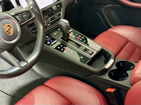 Certified 2023 Porsche Macan AWD/4WD image 21
