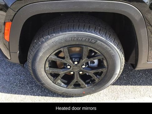 New 2026 Jeep Grand Cherokee Altitude image 17