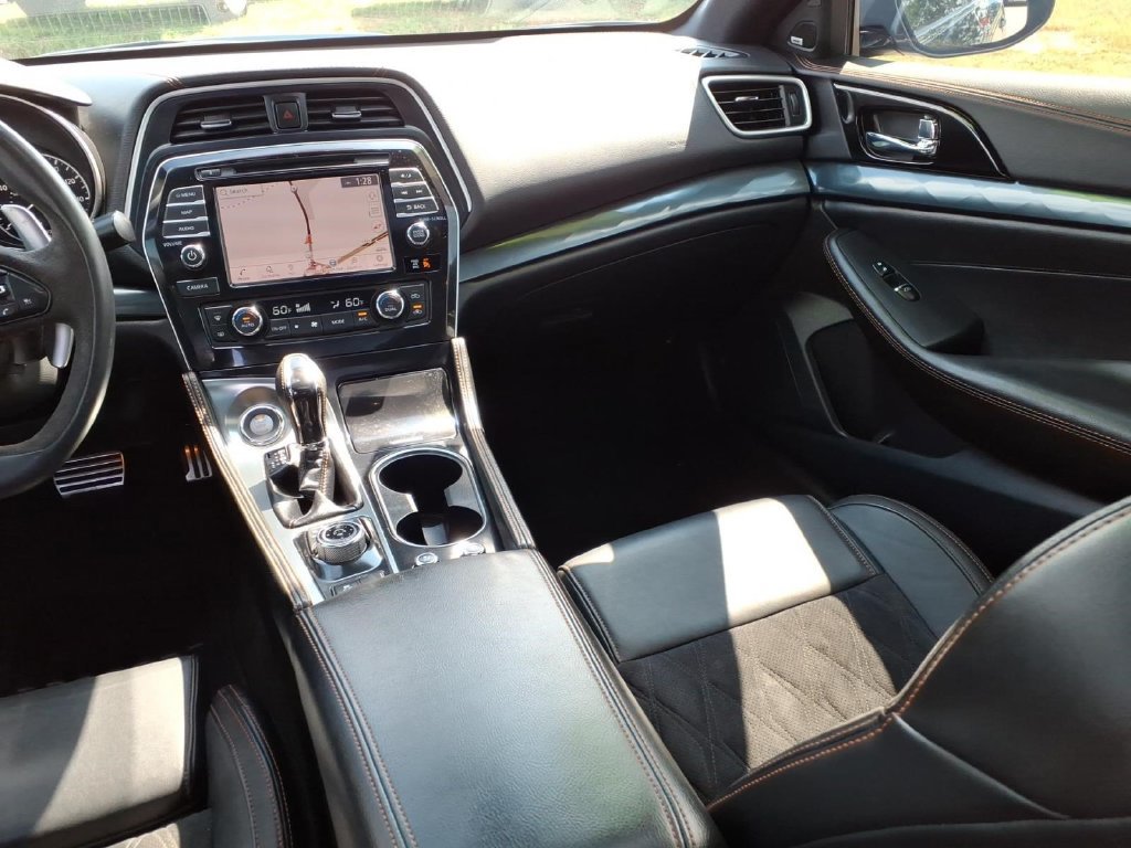 Used 2023 Nissan Maxima SR w/ Sport Mat Group FWD image 17