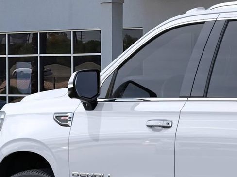 New 2026 GMC Yukon XL Denali w/ Denali Reserve Package AWD/4WD image 12