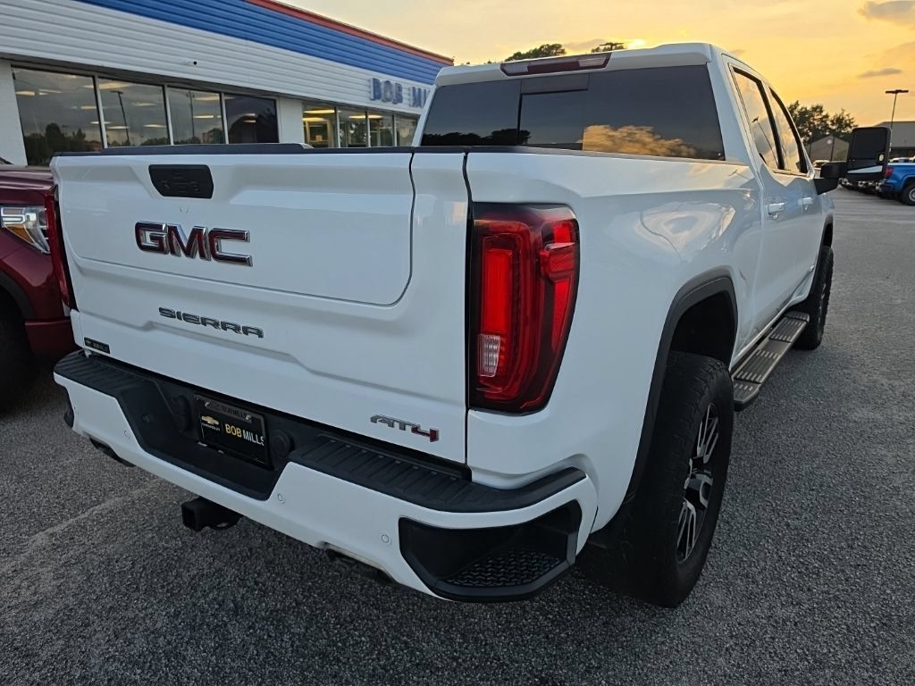 Used 2020 GMC Sierra 1500 AT4 w/ AT4 Premium Package AWD/4WD image 4