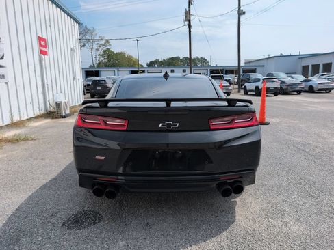 Used 2018 Chevrolet Camaro SS RWD image 7