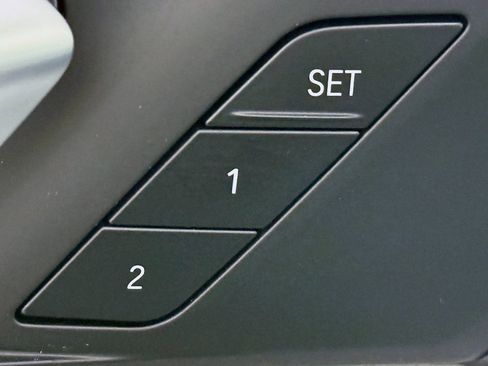 Used 2024 BMW X5 xDrive40i w/ M Sport Package image 37