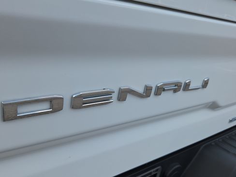 Used 2022 GMC Sierra 2500 Denali AWD/4WD image 37