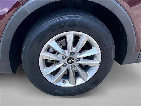 Used 2019 Kia Sorento FWD image 10