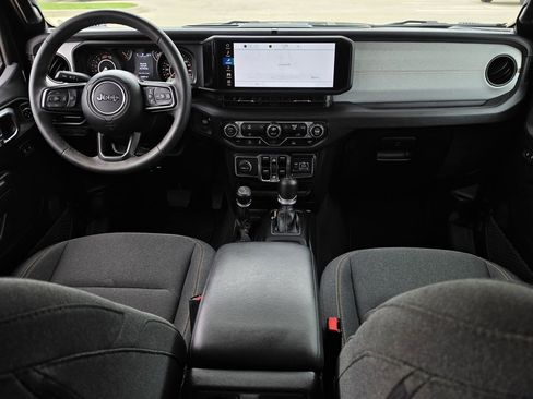Used 2024 Jeep Wrangler Unlimited Sport AWD/4WD image 8