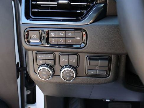 New 2026 GMC Yukon XL AT4 w/ AT4 Premium Plus Package AWD/4WD image 29