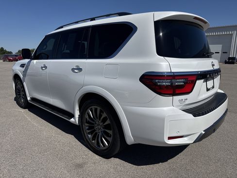 Used 2022 Nissan Armada Platinum AWD/4WD image 3