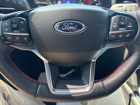 Used 2023 Ford Explorer ST-Line image 16