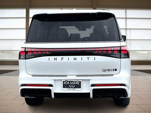 Certified 2026 INFINITI QX80 4WD image 4