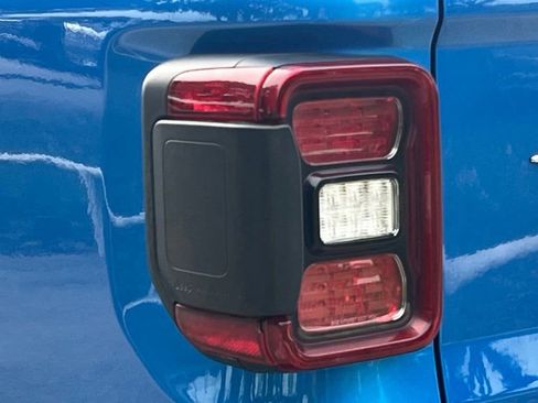 Used 2020 Jeep Gladiator Overland AWD/4WD image 12