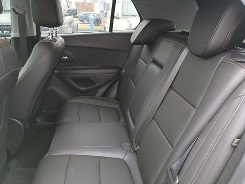 Used 2020 Chevrolet Trax Premier image 24