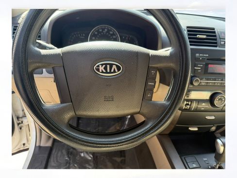 Used 2009 Kia Borrego LX image 11