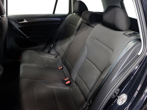 Used 2019 Volkswagen Golf S image 13