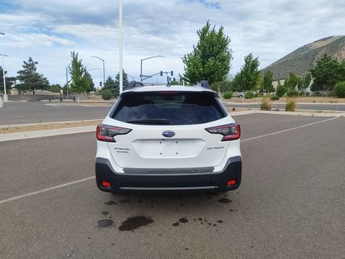 Certified 2025 Subaru Outback AWD/4WD image 4