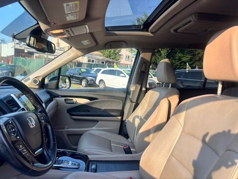 Used 2016 Honda Pilot Touring image 16