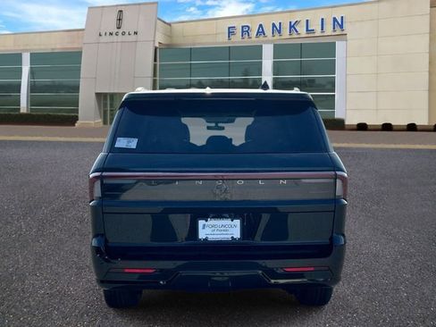 New 2026 Lincoln Navigator Reserve AWD/4WD image 6