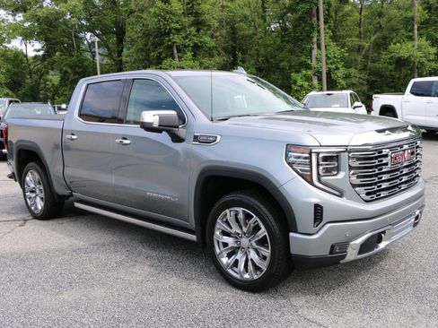 Used 2025 GMC Sierra 1500 Denali w/ Denali Reserve Package AWD/4WD image 10