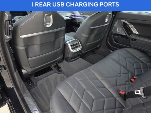 Used 2023 BMW 740i w/ Executive Package image 19