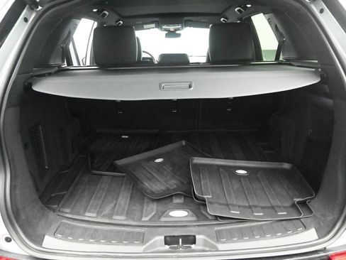 Used 2023 Land Rover Discovery Sport SE AWD/4WD image 24