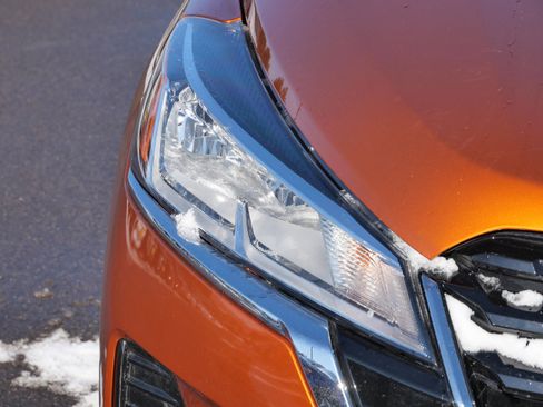 Used 2024 Nissan Kicks SV image 16