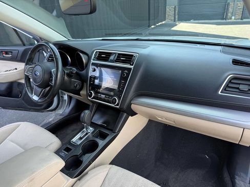 Used 2019 Subaru Outback 2.5i Premium image 14