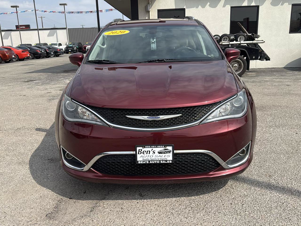 Used 2020 Chrysler Pacifica Touring-L FWD image 3
