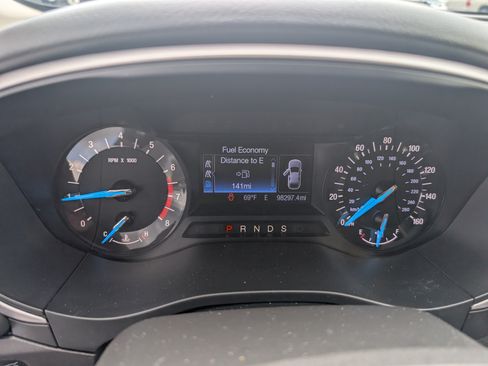 Used 2013 Ford Fusion SE FWD image 17