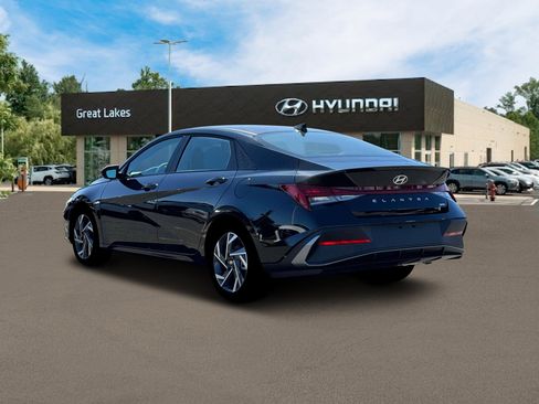 New 2025 Hyundai Elantra SEL image 5