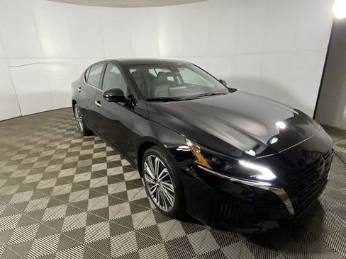 Used 2024 Nissan Altima 2.5 SL image 4