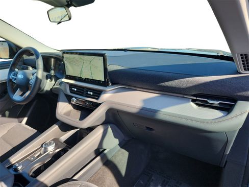 New 2026 Ford Explorer Active image 24