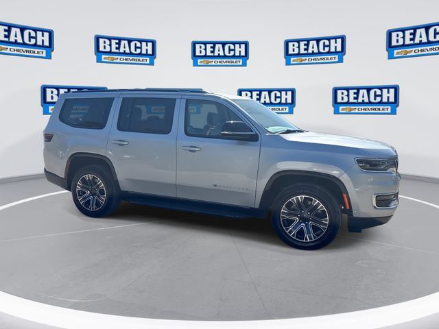 Used 2024 Jeep Wagoneer Series II w/ Flexible Seating Group RWD image 2