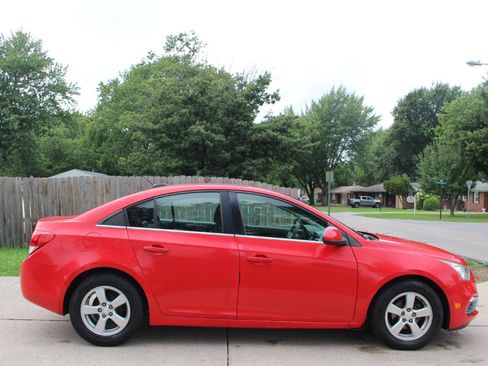 Used 2015 Chevrolet Cruze LT FWD image 11