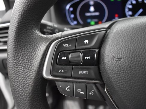 Used 2018 Honda Accord LX image 5