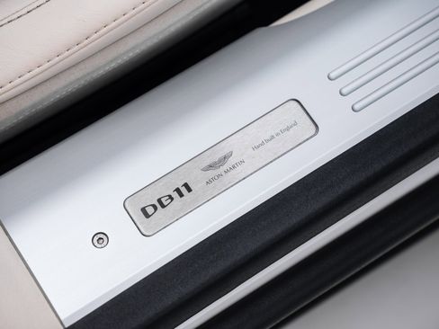 Used 2020 Aston Martin DB11 Volante image 36