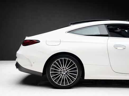 Used 2024 Mercedes-Benz CLE 300 4MATIC Coupe image 37