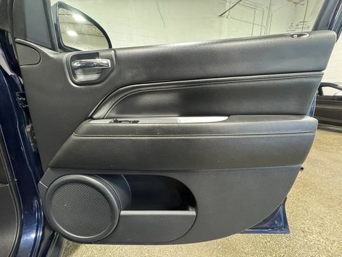 Used 2017 Jeep Compass High Altitude FWD image 21