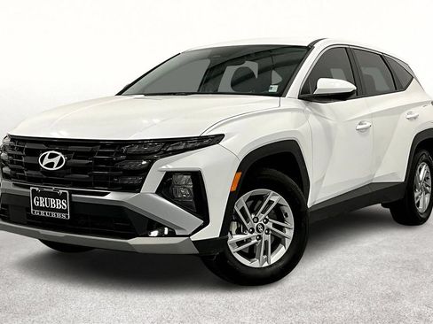 Used 2025 Hyundai Tucson SE AWD/4WD image 14