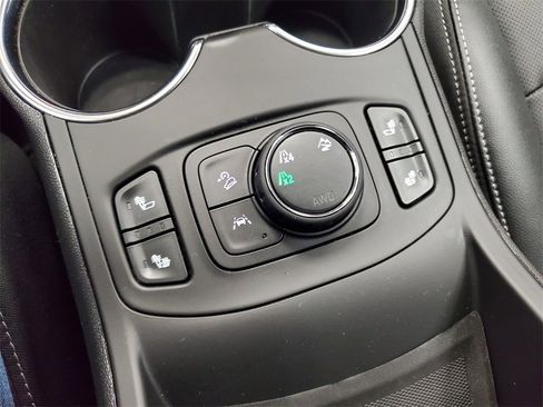 Used 2023 GMC Terrain SLT w/ Elevation Edition image 25