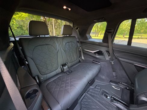 Used 2025 BMW X7 xDrive40i w/ M Sport Package AWD/4WD image 30