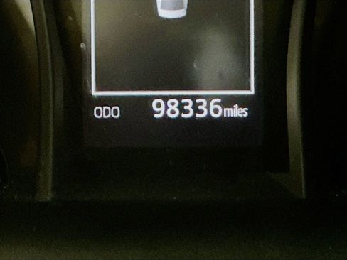 Used 2018 Toyota Camry LE image 14