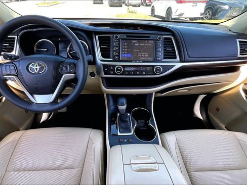 Used 2016 Toyota Highlander Limited image 14