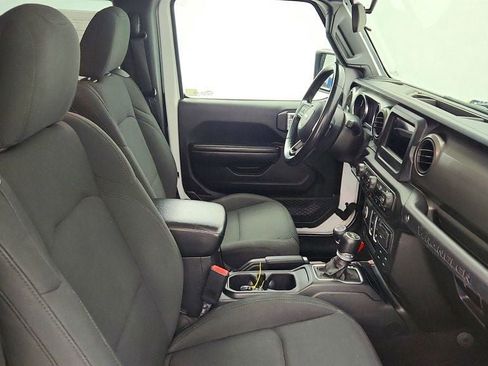 Used 2021 Jeep Wrangler Sport image 23