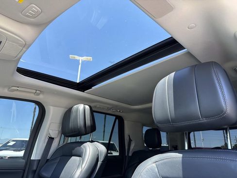 Used 2025 Lincoln Navigator Reserve AWD/4WD image 26