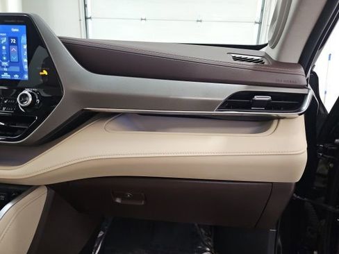 Used 2021 Toyota Highlander Limited image 44