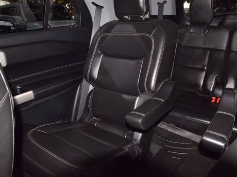 Used 2023 Ford Explorer XLT w/ Equipment Group 202A image 20