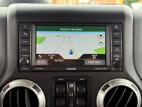 Used 2015 Jeep Wrangler Unlimited Sahara w/ Dual Top Group AWD/4WD image 13