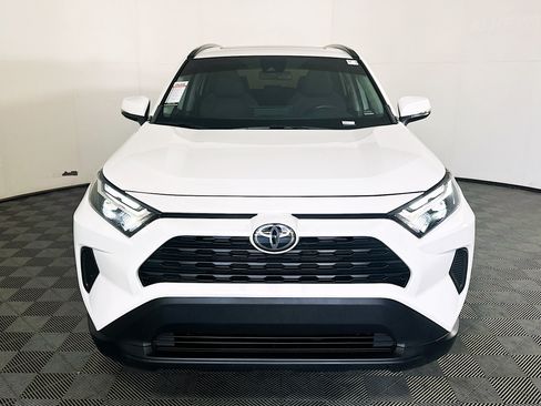Used 2024 Toyota RAV4 XLE w/ Convenience Package FWD image 8