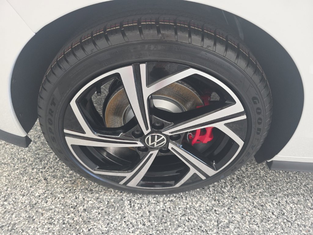 New 2026 Volkswagen GTI SE FWD image 15