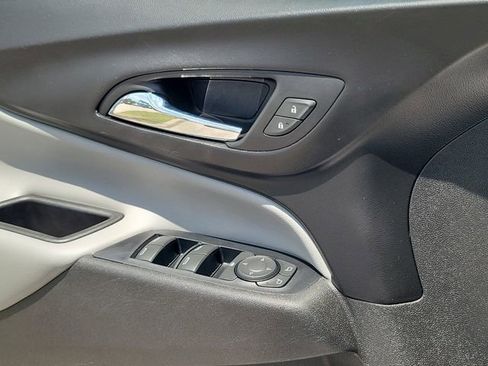 Used 2019 Chevrolet Equinox LT FWD image 17
